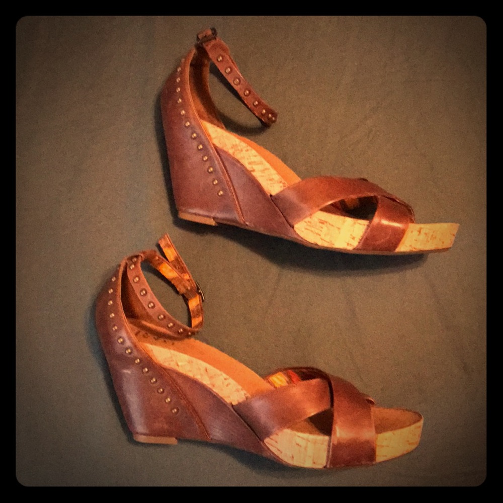 Reba Wedge Heels Size 8 1/2 M